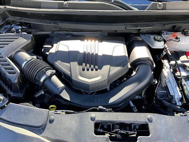 used 2025 Chevrolet Traverse car, priced at $33,799