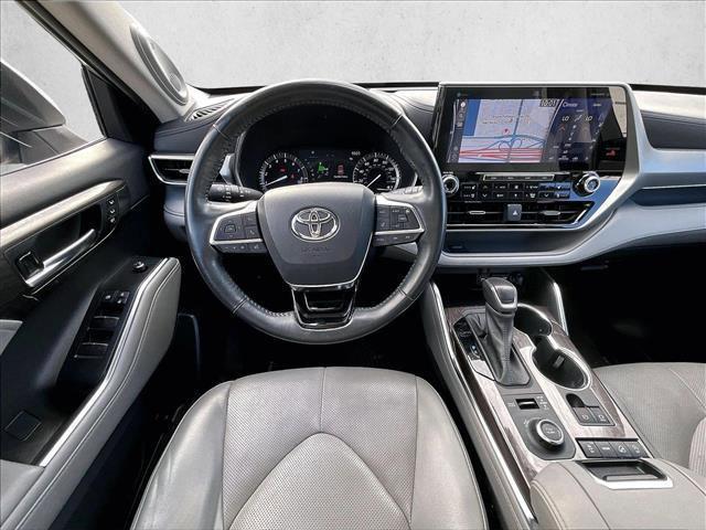 used 2021 Toyota Highlander car, priced at $33,420