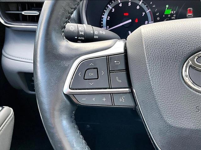 used 2021 Toyota Highlander car, priced at $33,420