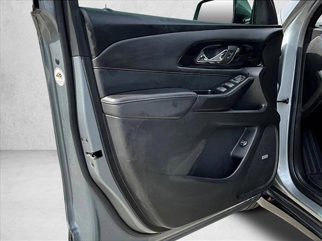 used 2023 Chevrolet Traverse car, priced at $32,984