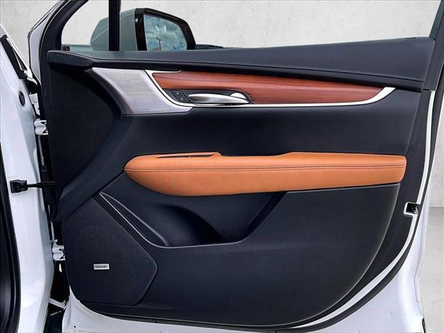 used 2023 Cadillac XT5 car, priced at $32,991