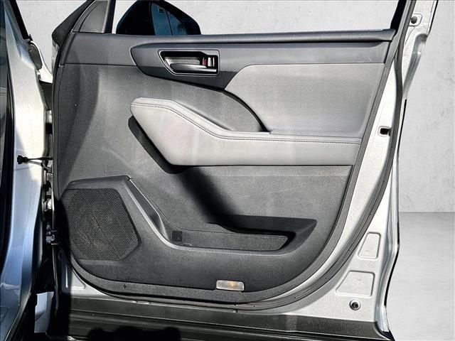 used 2021 Toyota Highlander car, priced at $22,799