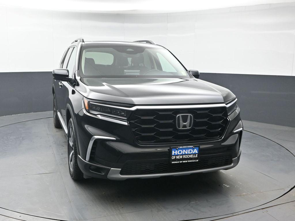used 2023 Honda Pilot car, priced at $40,705