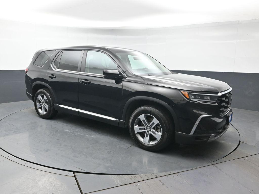 used 2023 Honda Pilot car, priced at $33,379