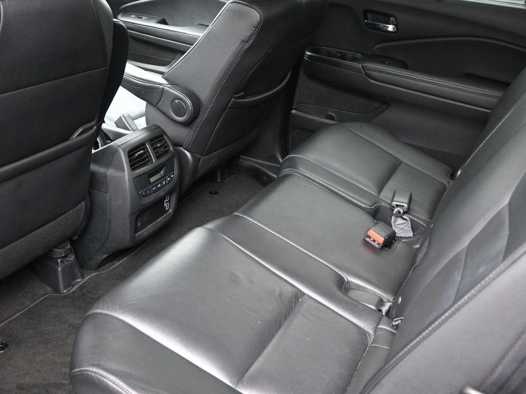 used 2022 Honda Pilot car, priced at $32,470