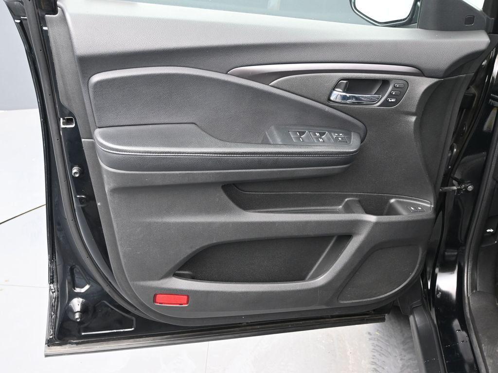 used 2022 Honda Pilot car, priced at $32,470