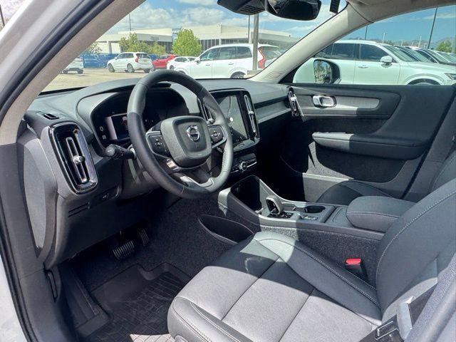 new 2025 Volvo XC40 car, priced at $39,995