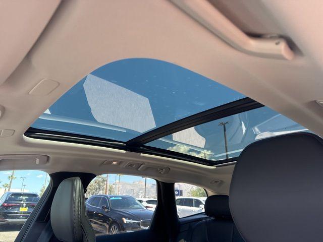 new 2025 Volvo XC60 car, priced at $45,995