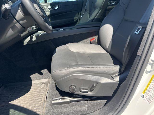 new 2025 Volvo XC60 car, priced at $45,995