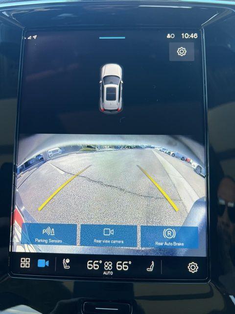 new 2025 Volvo XC40 car, priced at $39,995