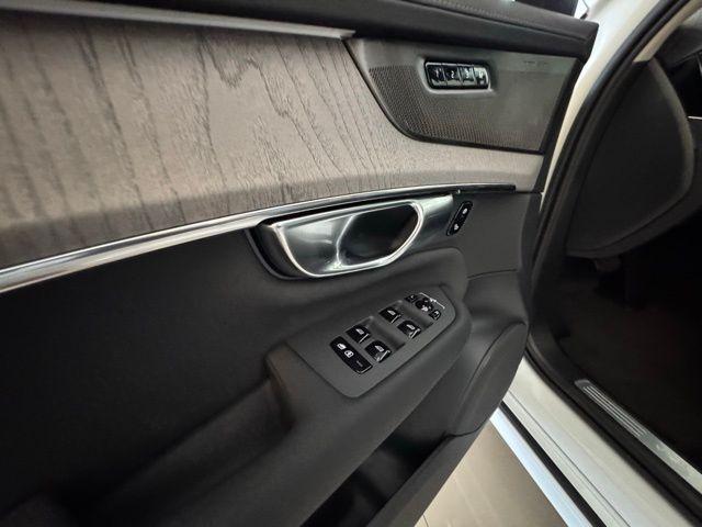 new 2025 Volvo XC90 Plug-In Hybrid car, priced at $82,405