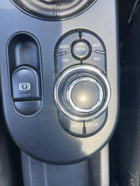 used 2022 MINI SE Hardtop car, priced at $17,294