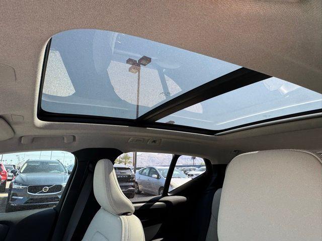 new 2025 Volvo XC40 car, priced at $45,918