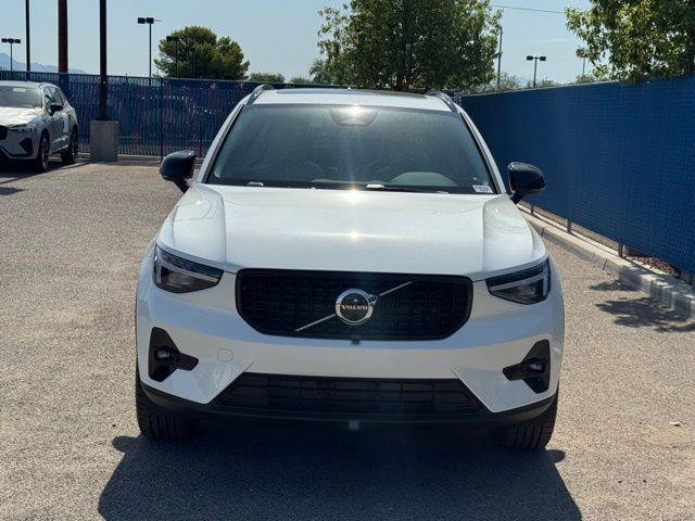 new 2025 Volvo XC40 car, priced at $45,918