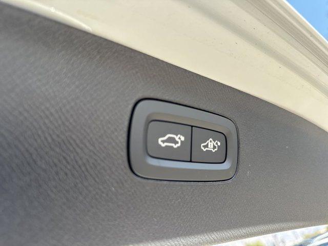 new 2025 Volvo XC90 Plug-In Hybrid car, priced at $64,995