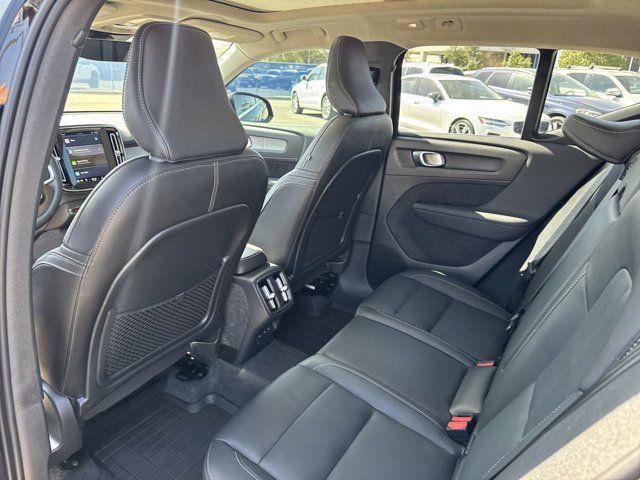 new 2025 Volvo XC40 car, priced at $39,995