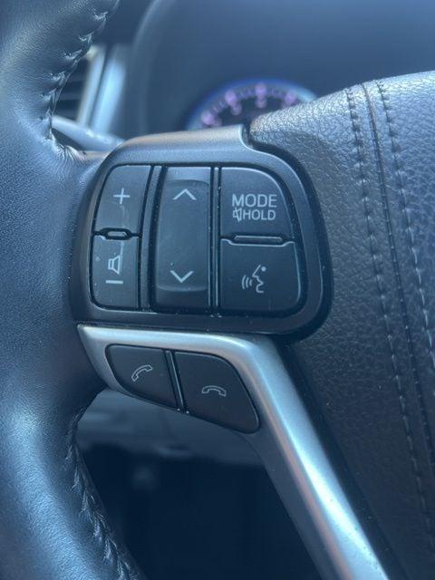 used 2019 Toyota Highlander car, priced at $26,999