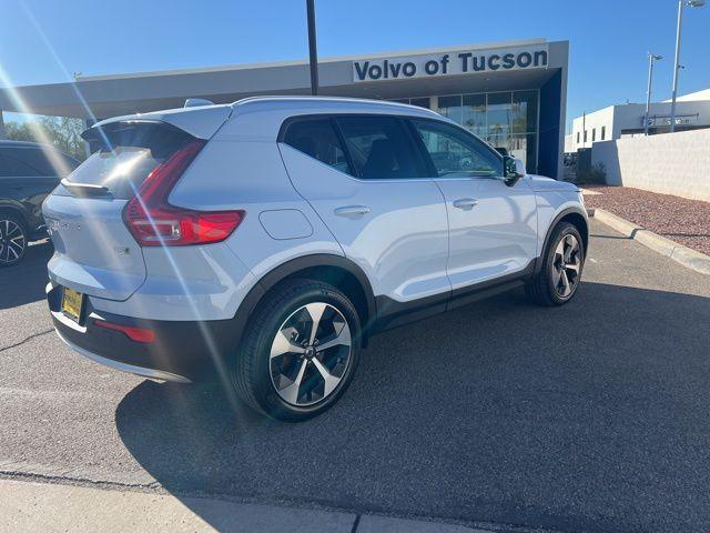 new 2025 Volvo XC40 car, priced at $39,995