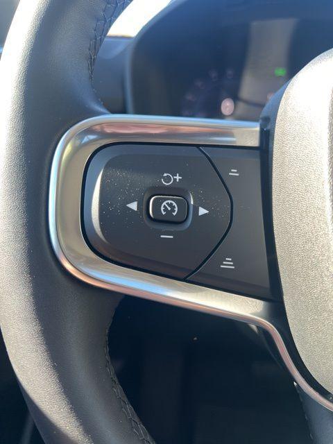 new 2025 Volvo XC40 car, priced at $39,995