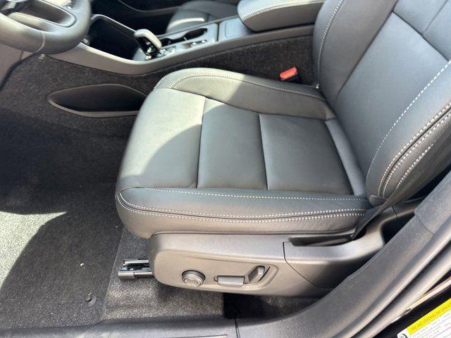 new 2025 Volvo XC40 car, priced at $38,995