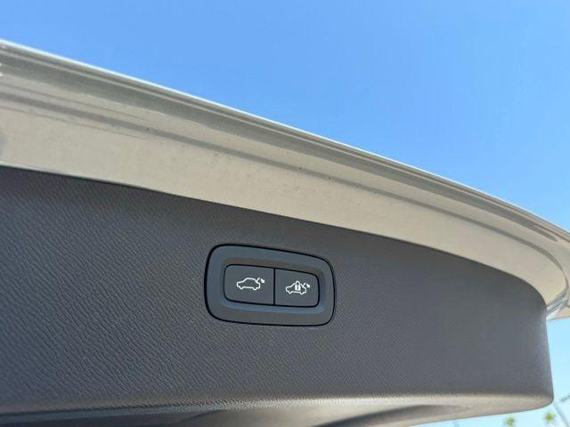 new 2026 Volvo XC90 car, priced at $70,410