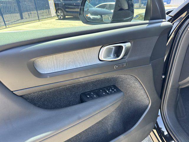 new 2025 Volvo XC40 car, priced at $39,995