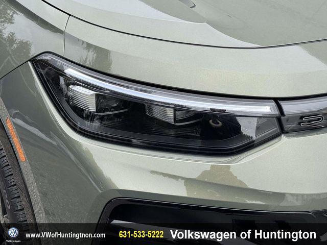 used 2025 Volkswagen Tiguan car, priced at $35,800