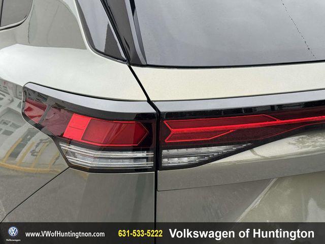 used 2025 Volkswagen Tiguan car, priced at $35,800