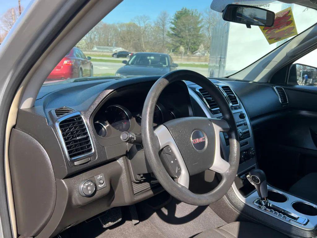 used 2009 GMC Acadia car, priced at $5,990