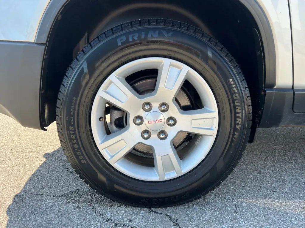 used 2009 GMC Acadia car, priced at $5,990