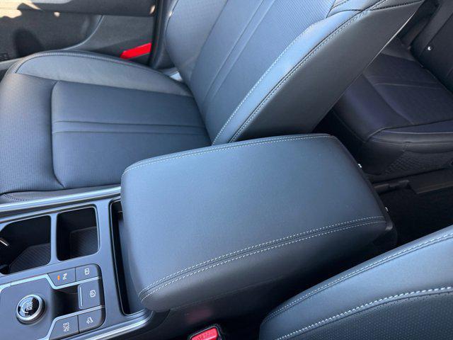 new 2026 Kia Sorento Hybrid car, priced at $42,743