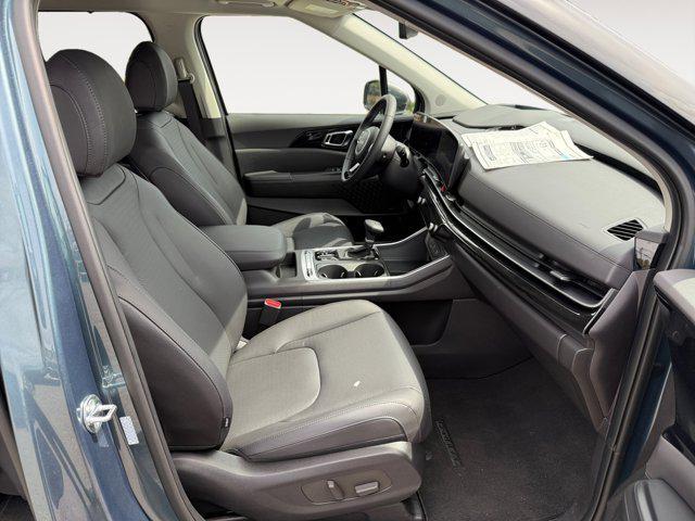 new 2025 Kia Carnival car, priced at $49,378