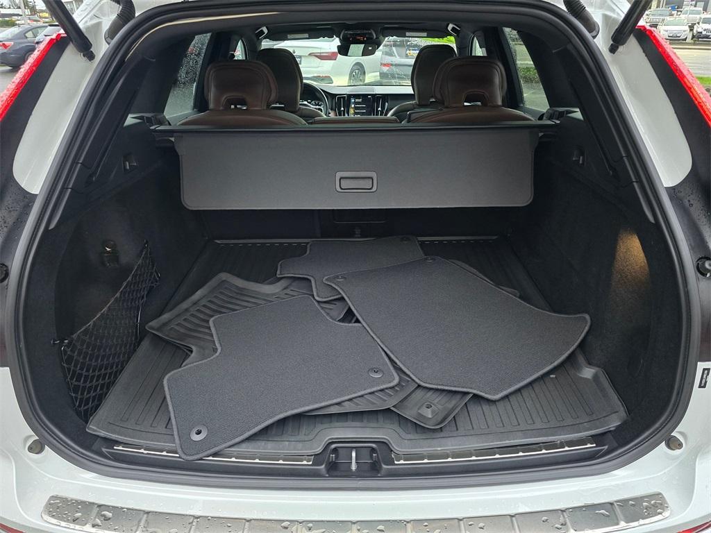 used 2021 Volvo XC60 car, priced at $27,888