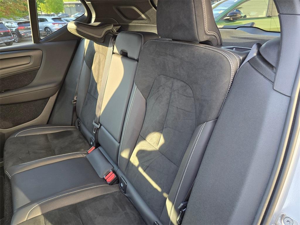 used 2021 Volvo XC40 car, priced at $22,688