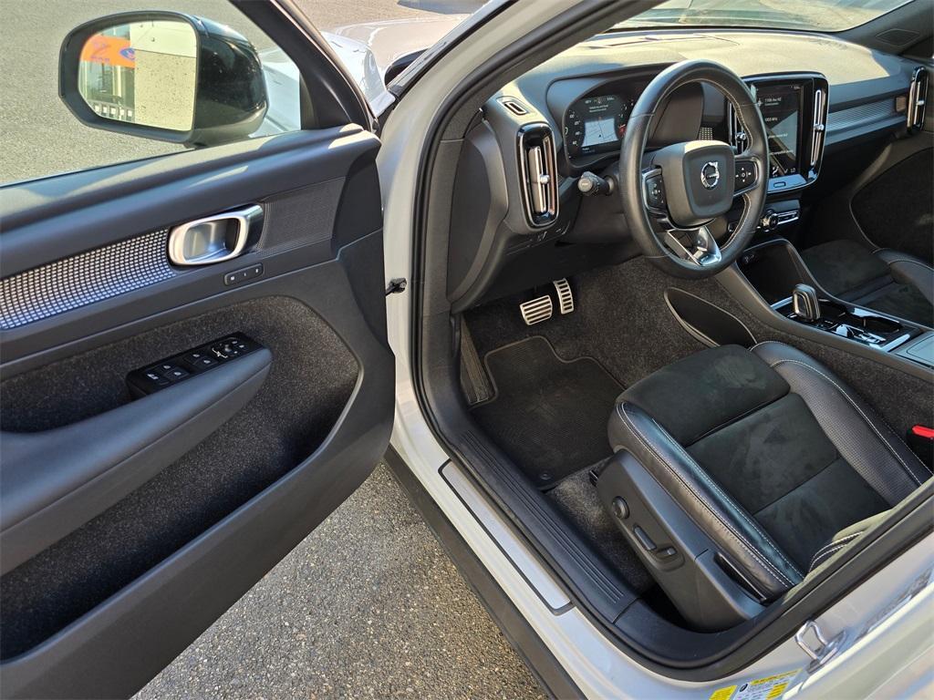 used 2021 Volvo XC40 car, priced at $22,688