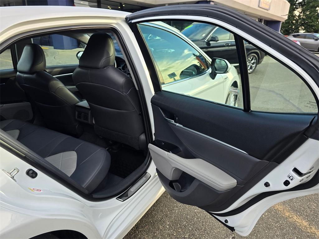 used 2018 Toyota Camry Hybrid car, priced at $18,980