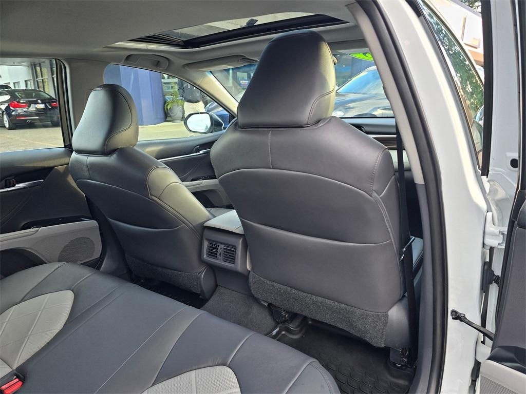 used 2018 Toyota Camry Hybrid car, priced at $18,980