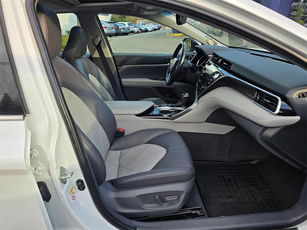 used 2018 Toyota Camry Hybrid car, priced at $18,980