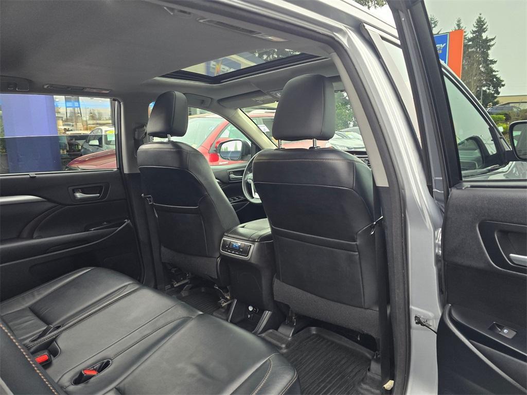 used 2014 Toyota Highlander car, priced at $16,880