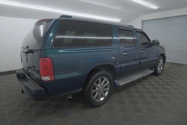 used 2005 Cadillac Escalade ESV car, priced at $6,495