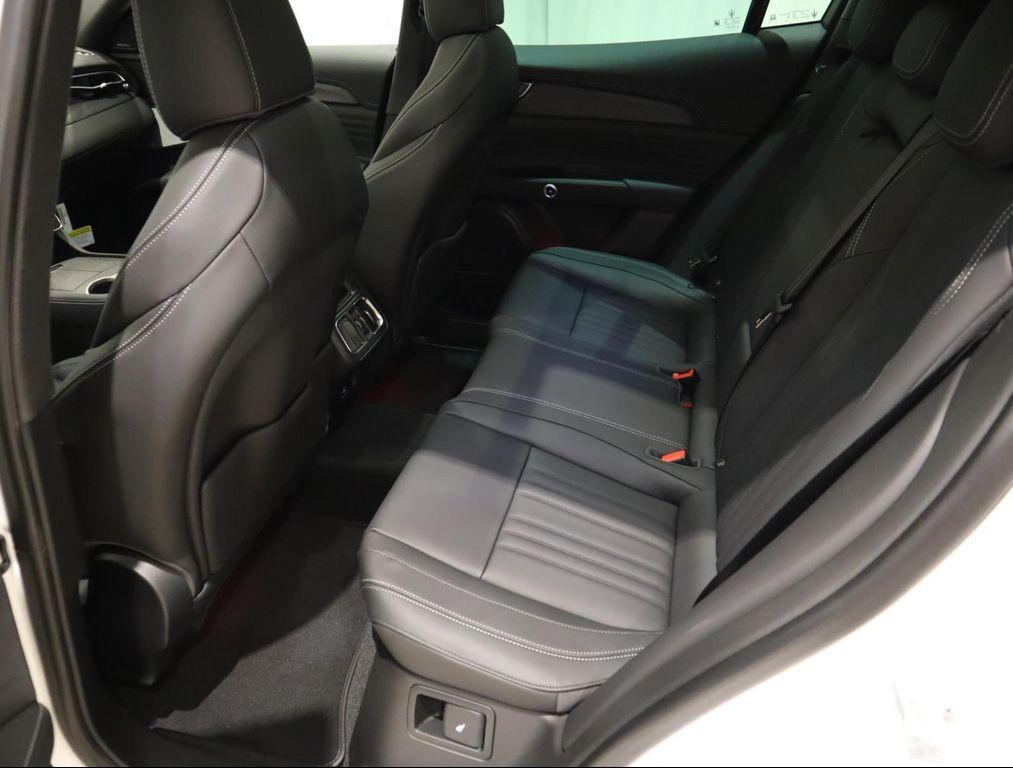 new 2025 Maserati Grecale car, priced at $79,990