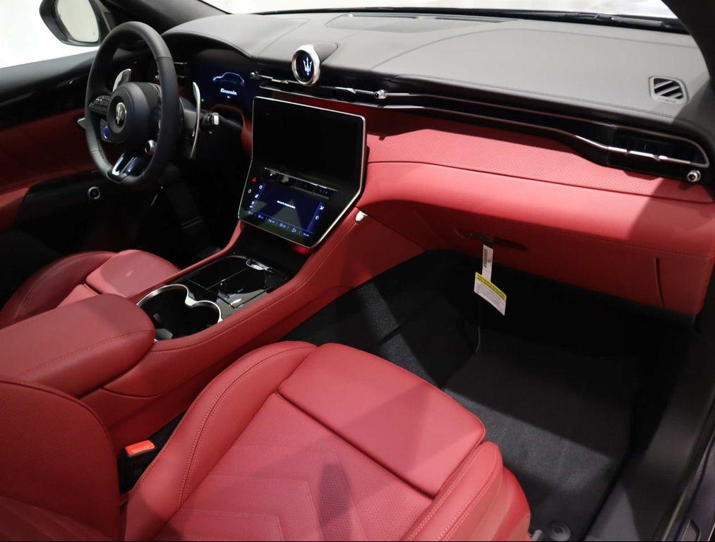 new 2025 Maserati Grecale car, priced at $96,035