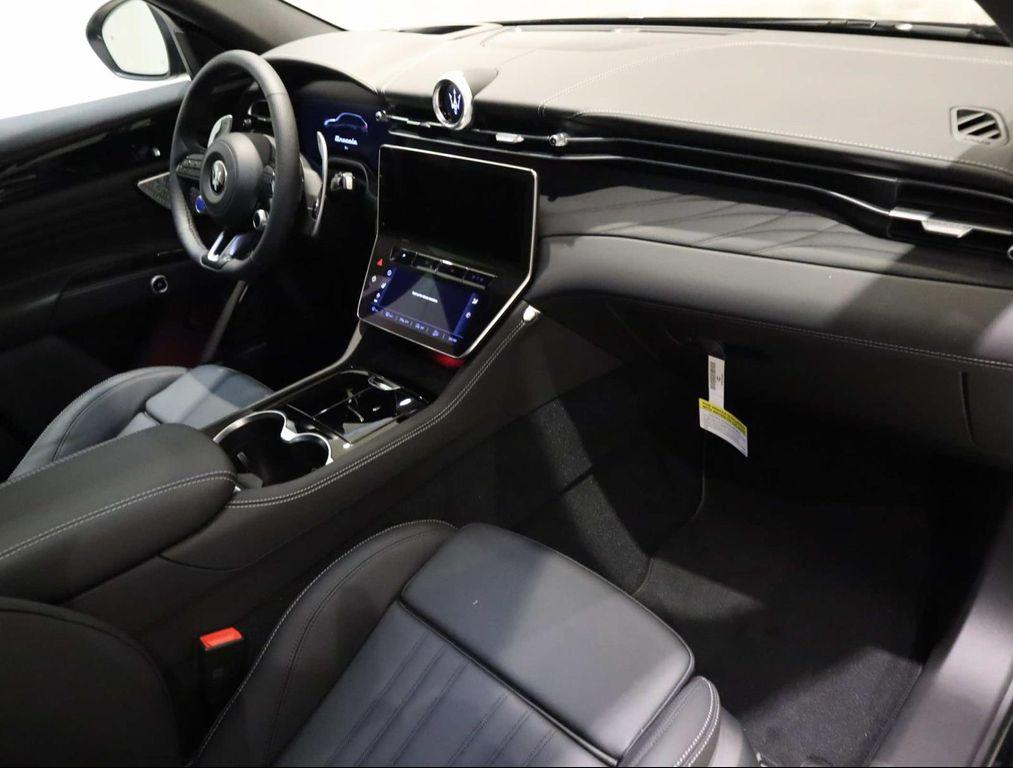 new 2025 Maserati Grecale car, priced at $98,505