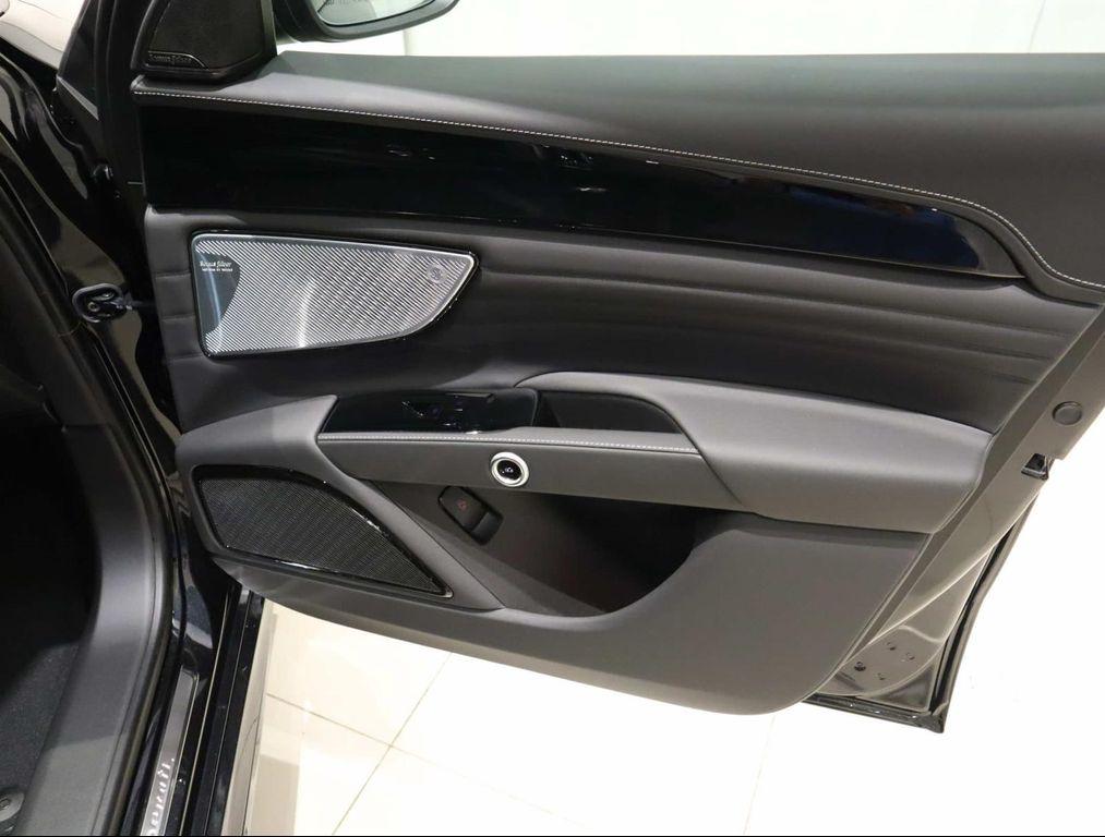 new 2025 Maserati Grecale car, priced at $98,505