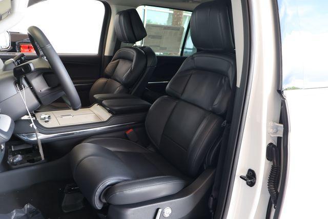 new 2026 Lincoln Navigator car, priced at $100,934