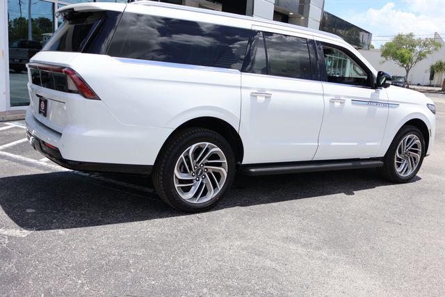 new 2026 Lincoln Navigator car, priced at $100,934