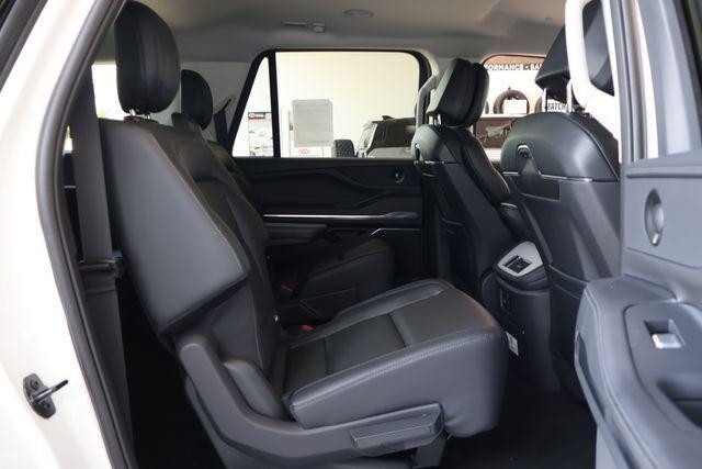 new 2026 Lincoln Navigator car, priced at $100,934