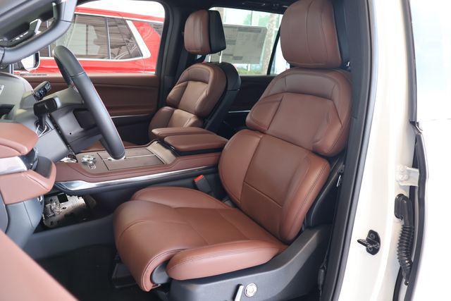 new 2026 Lincoln Navigator car, priced at $109,385