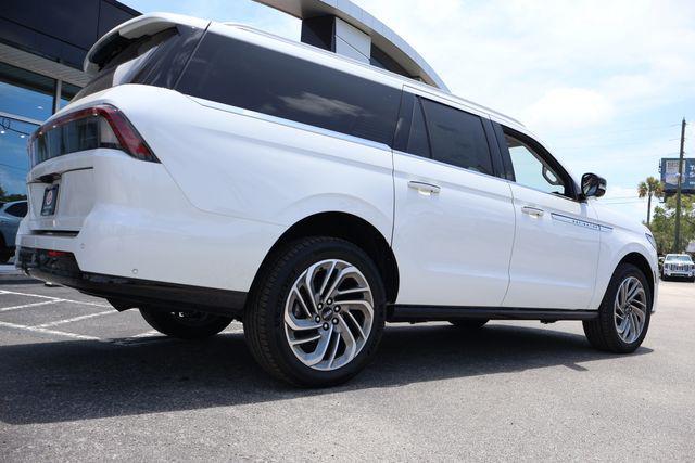 new 2025 Lincoln Navigator car, priced at $101,493