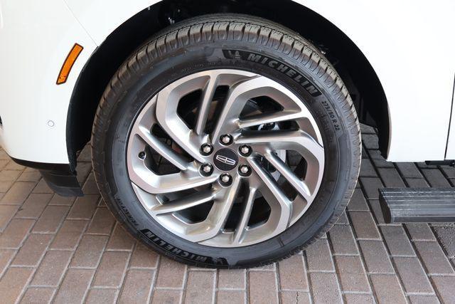 new 2025 Lincoln Navigator car, priced at $101,493